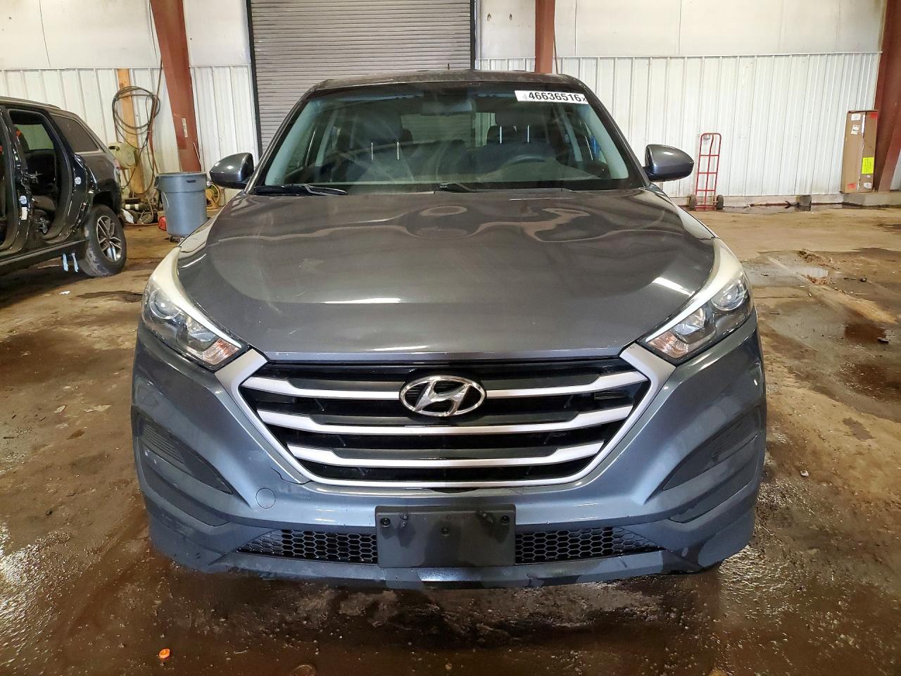 2017 HYUNDAI TUCSON SE photo 9