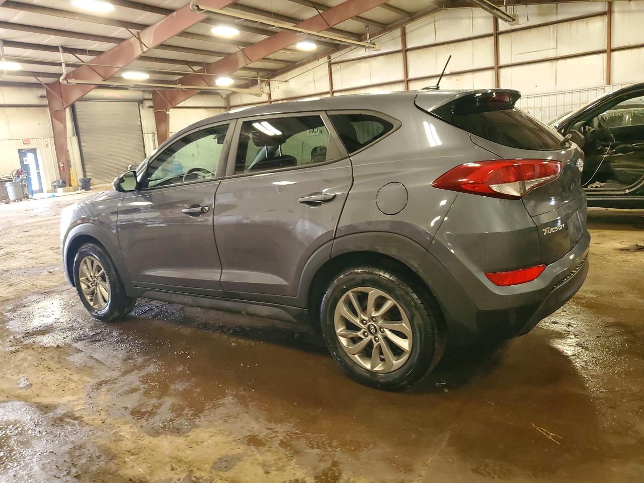 2017 HYUNDAI TUCSON SE photo 3