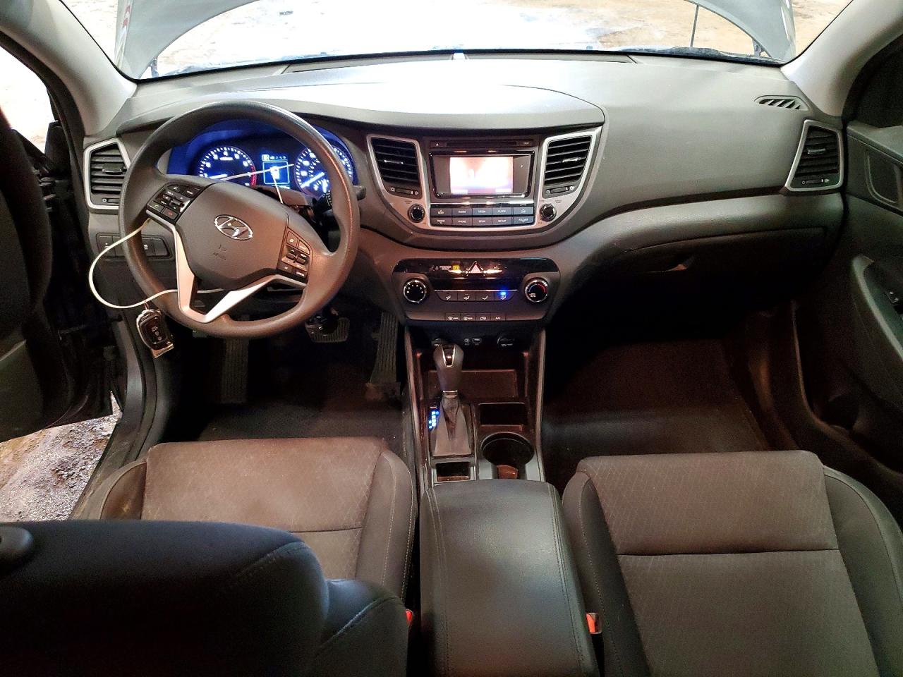 2017 HYUNDAI TUCSON SE photo 15