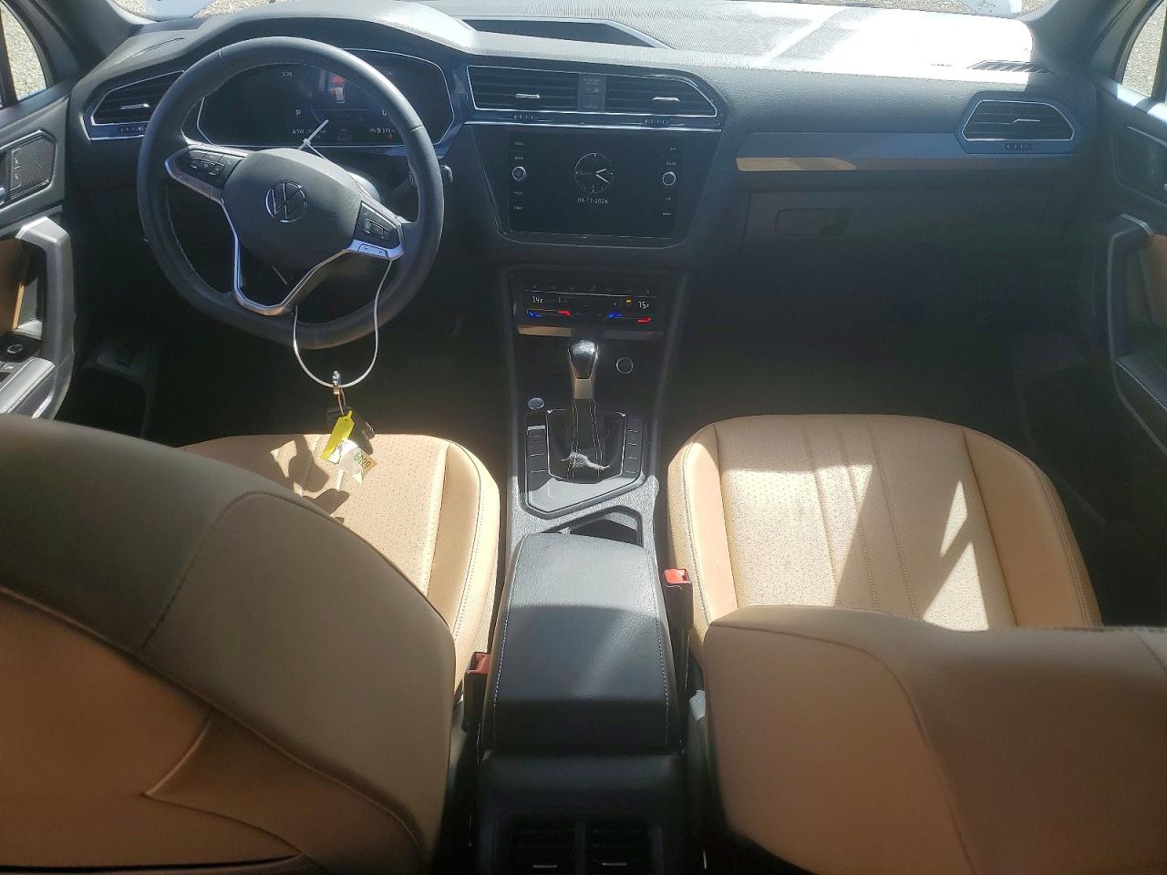 2024 VOLKSWAGEN TIGUAN SE photo 15