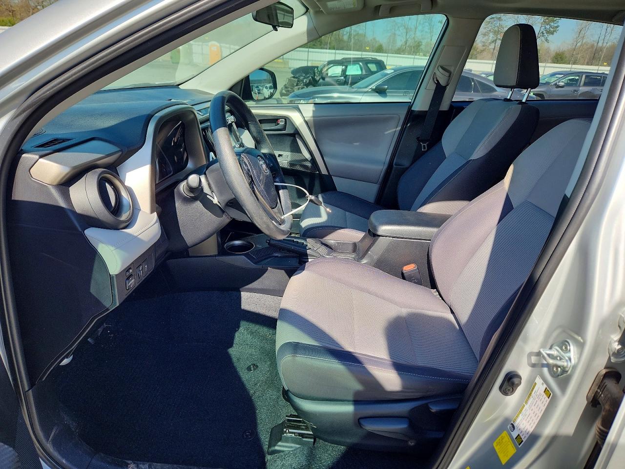 2013 TOYOTA RAV4 photo 19