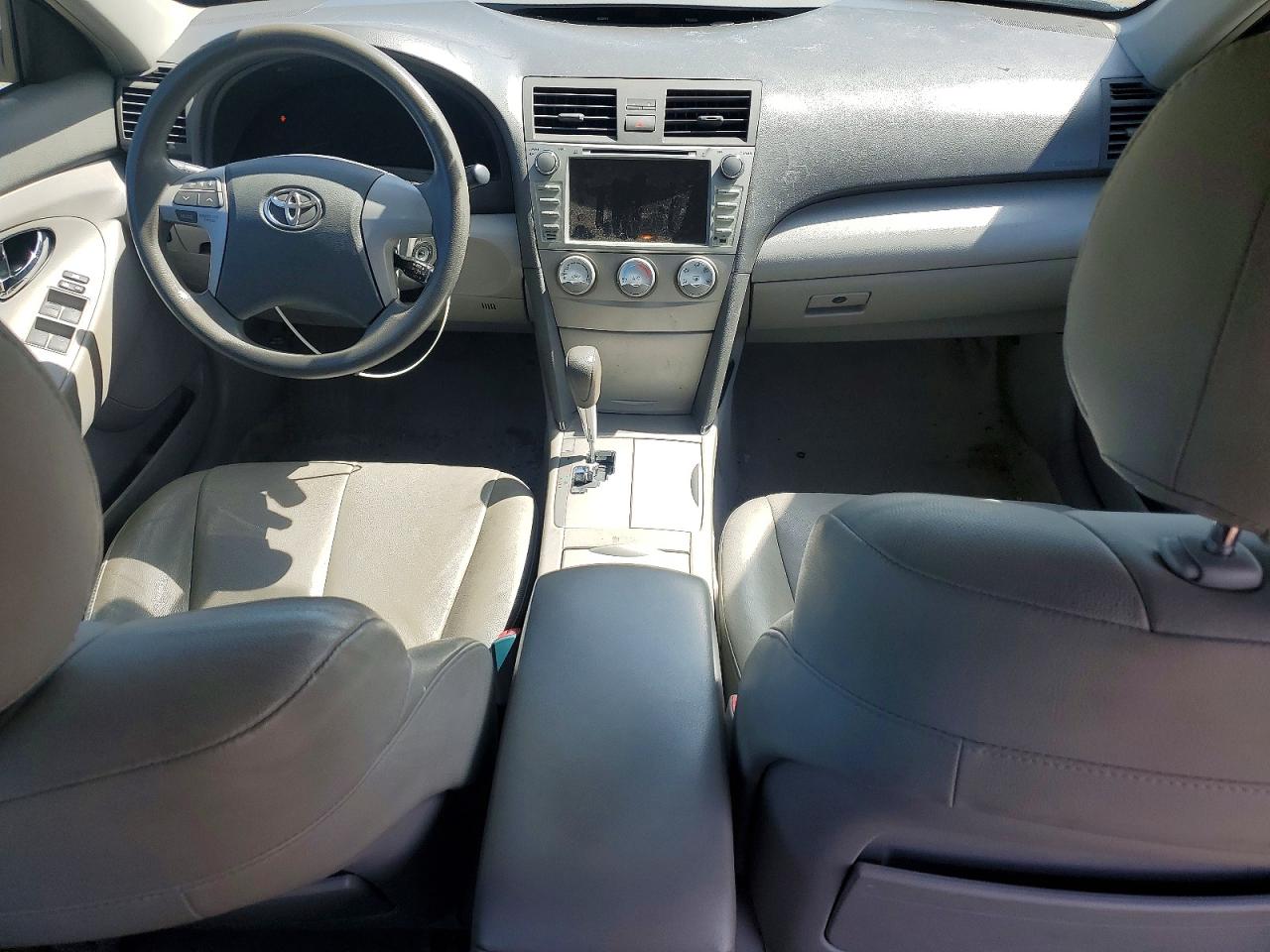 2011 TOYOTA CAMRY LE photo 15