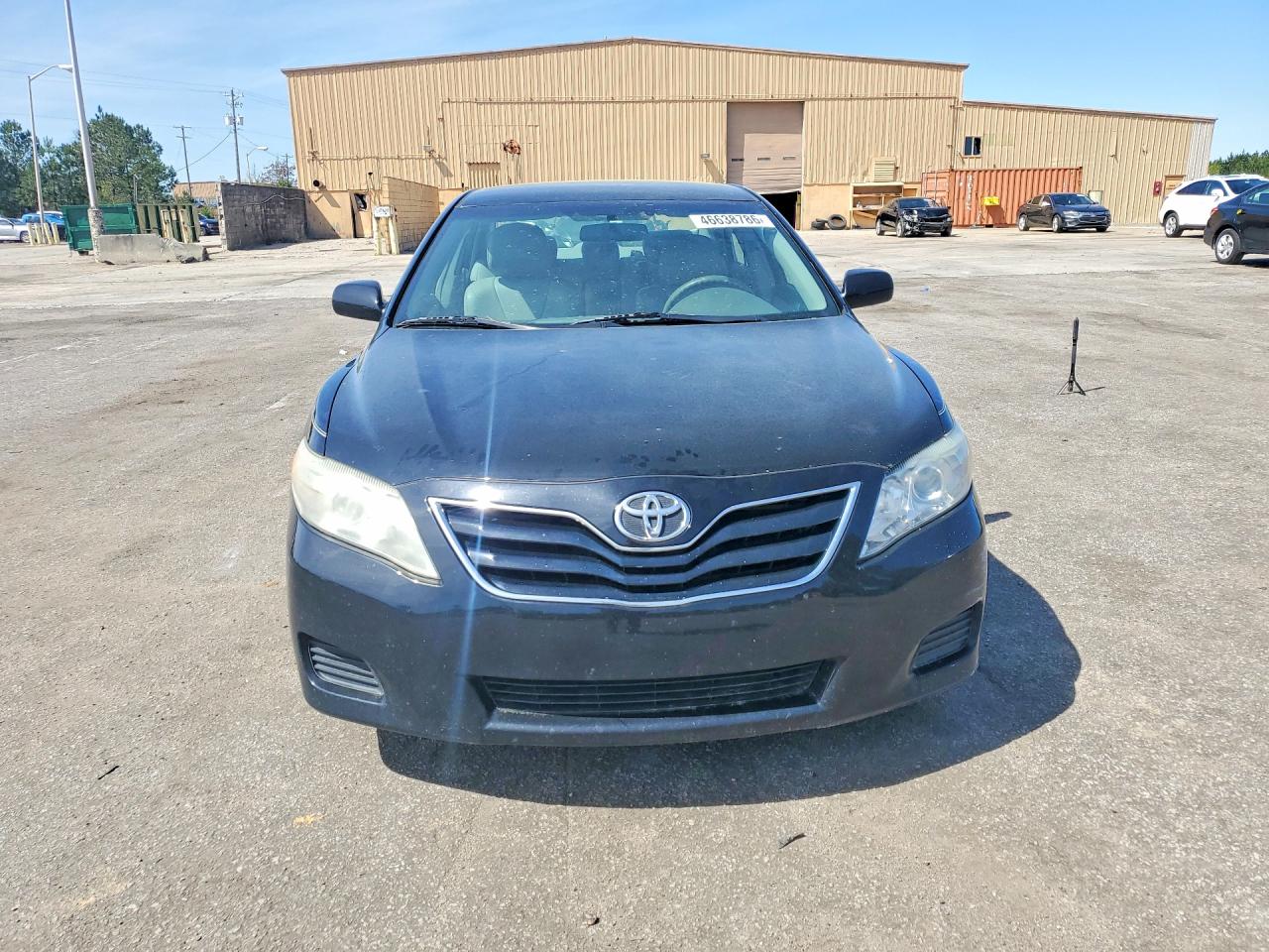 2011 TOYOTA CAMRY LE photo 9