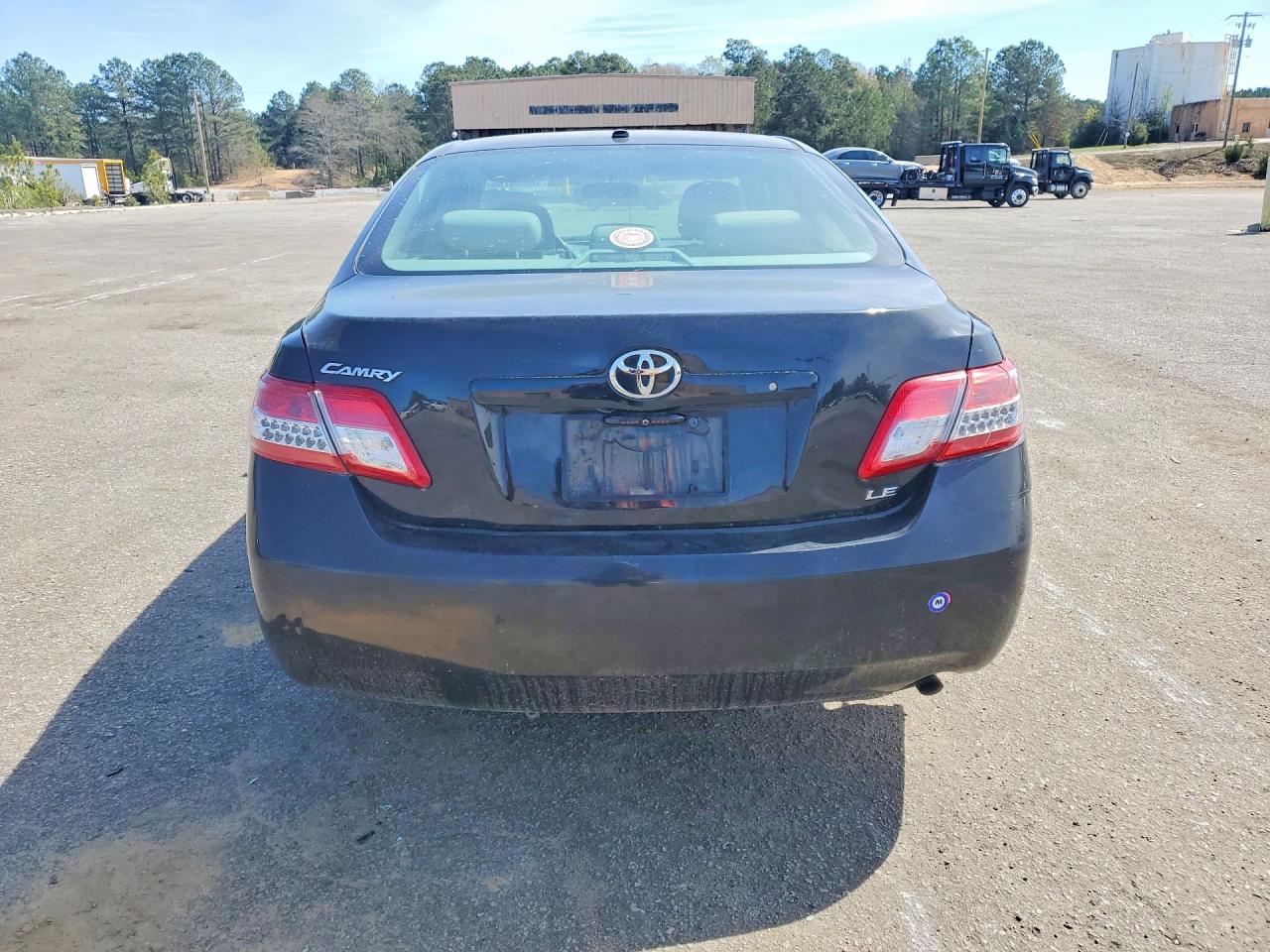 2011 TOYOTA CAMRY LE photo 11