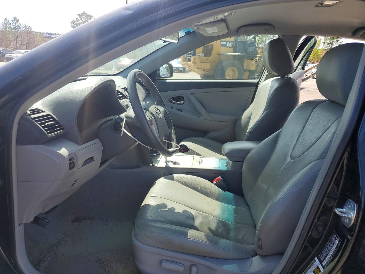2011 TOYOTA CAMRY LE photo 13