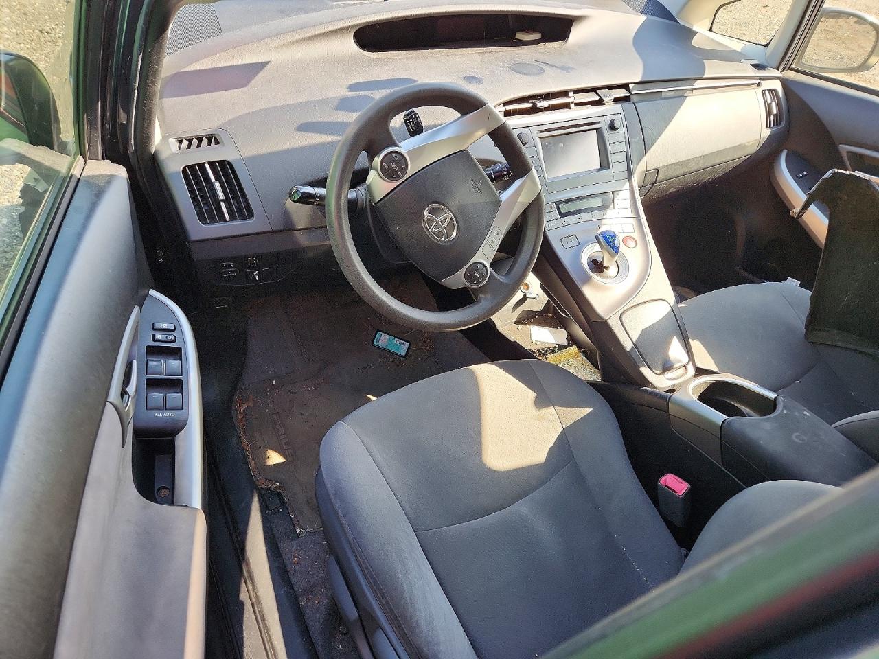 2013 TOYOTA PRIUS TWO photo 15