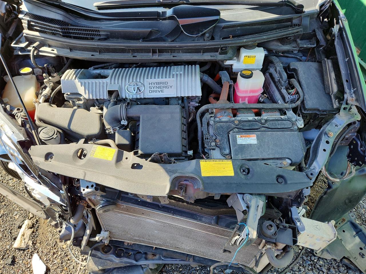 2013 TOYOTA PRIUS TWO photo 21