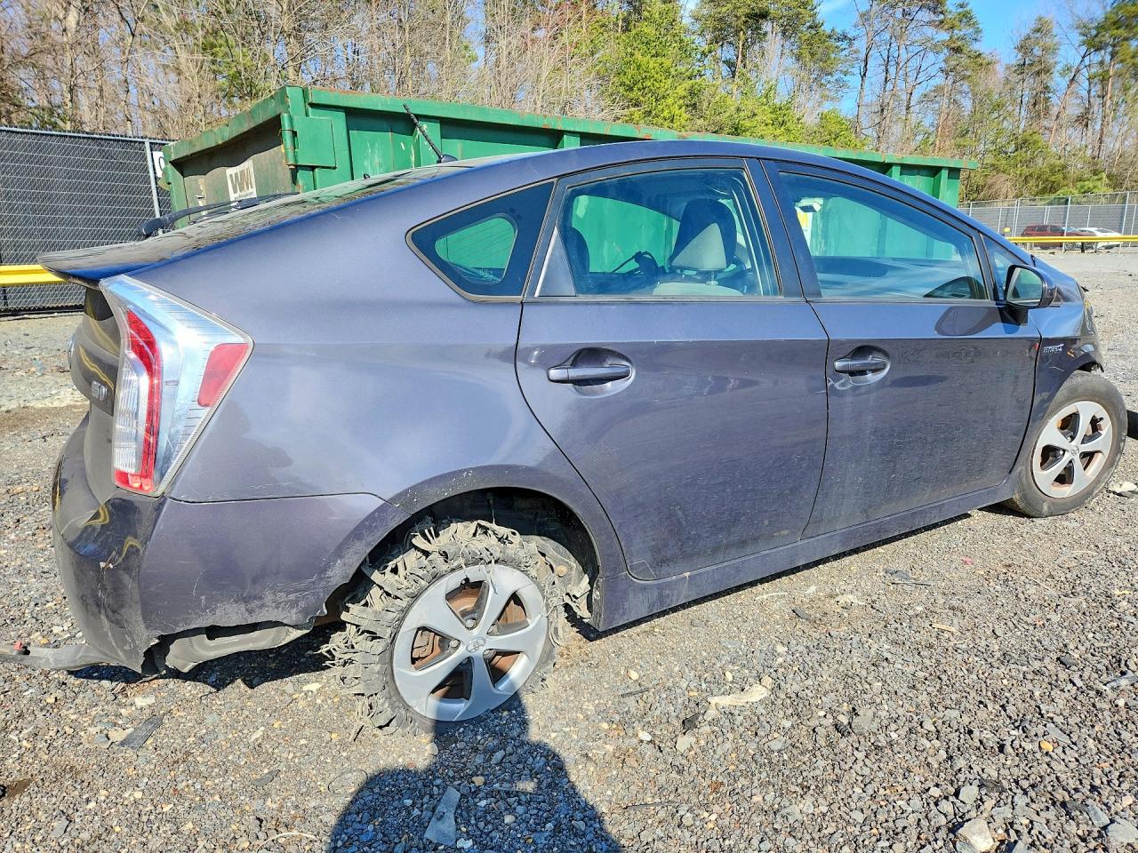 2013 TOYOTA PRIUS TWO photo 5