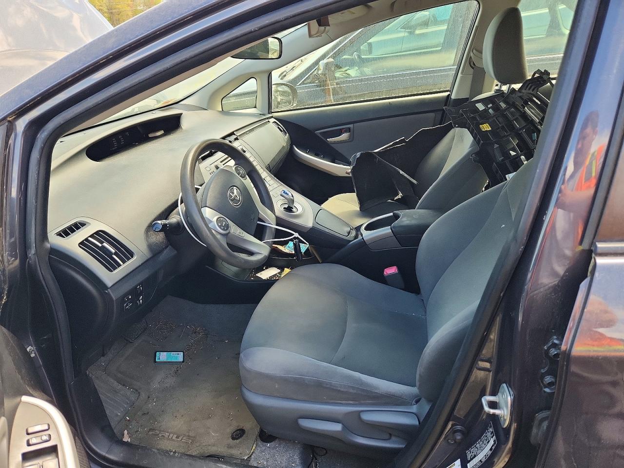 2013 TOYOTA PRIUS TWO photo 13
