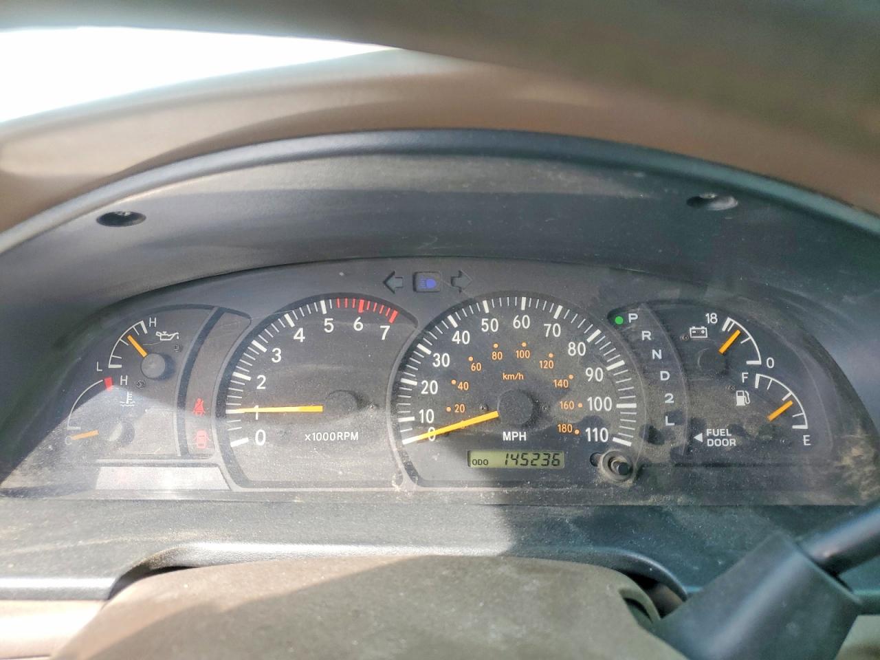 2002 TOYOTA TUNDRA SR5 photo 25