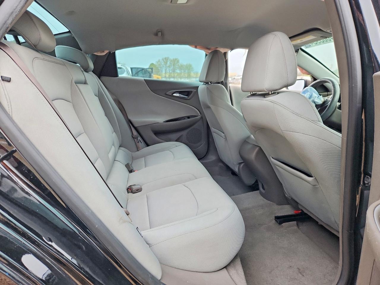 2017 CHEVROLET MALIBU LS photo 10