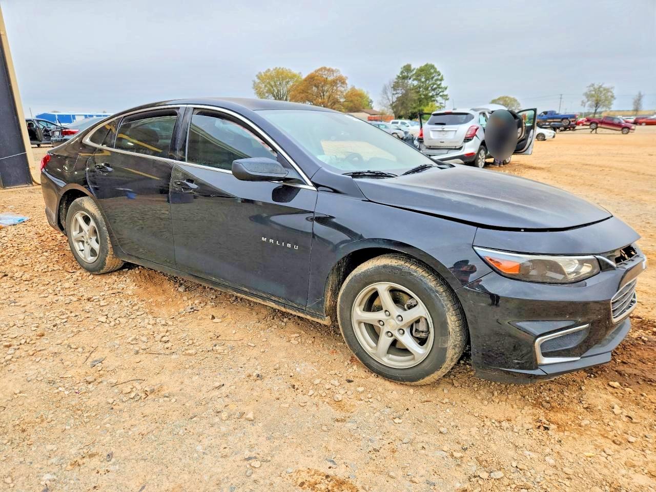 2017 CHEVROLET MALIBU LS photo 4