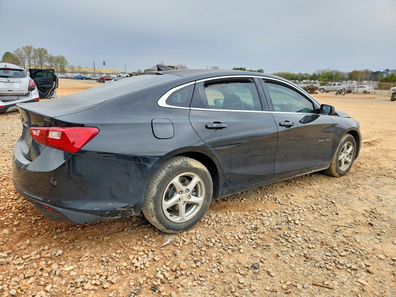 2017 CHEVROLET MALIBU LS photo 3