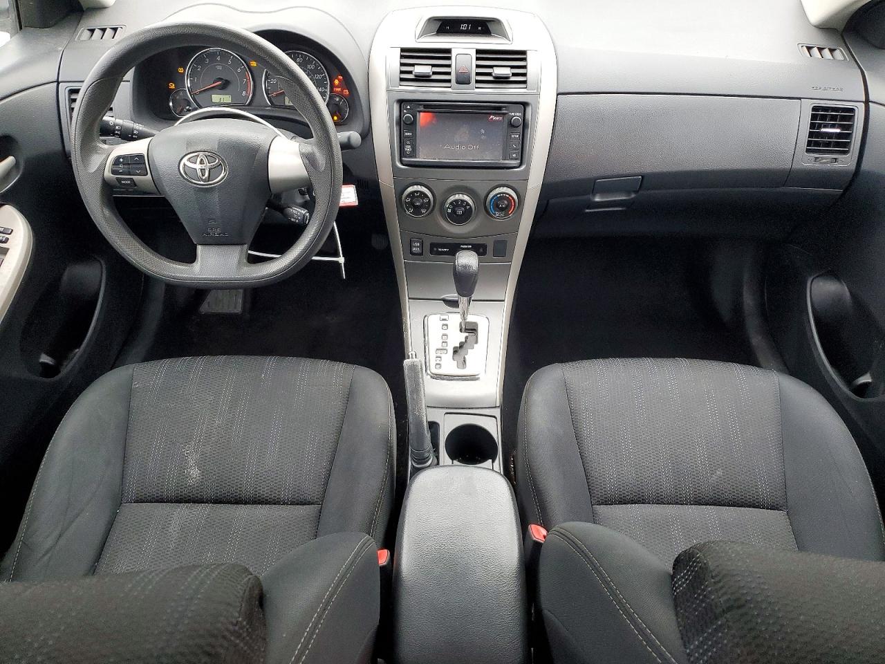 2013 TOYOTA COROLLA S photo 8