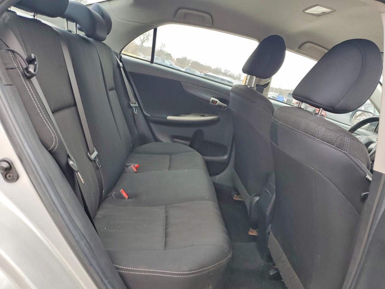 2013 TOYOTA COROLLA S photo 10