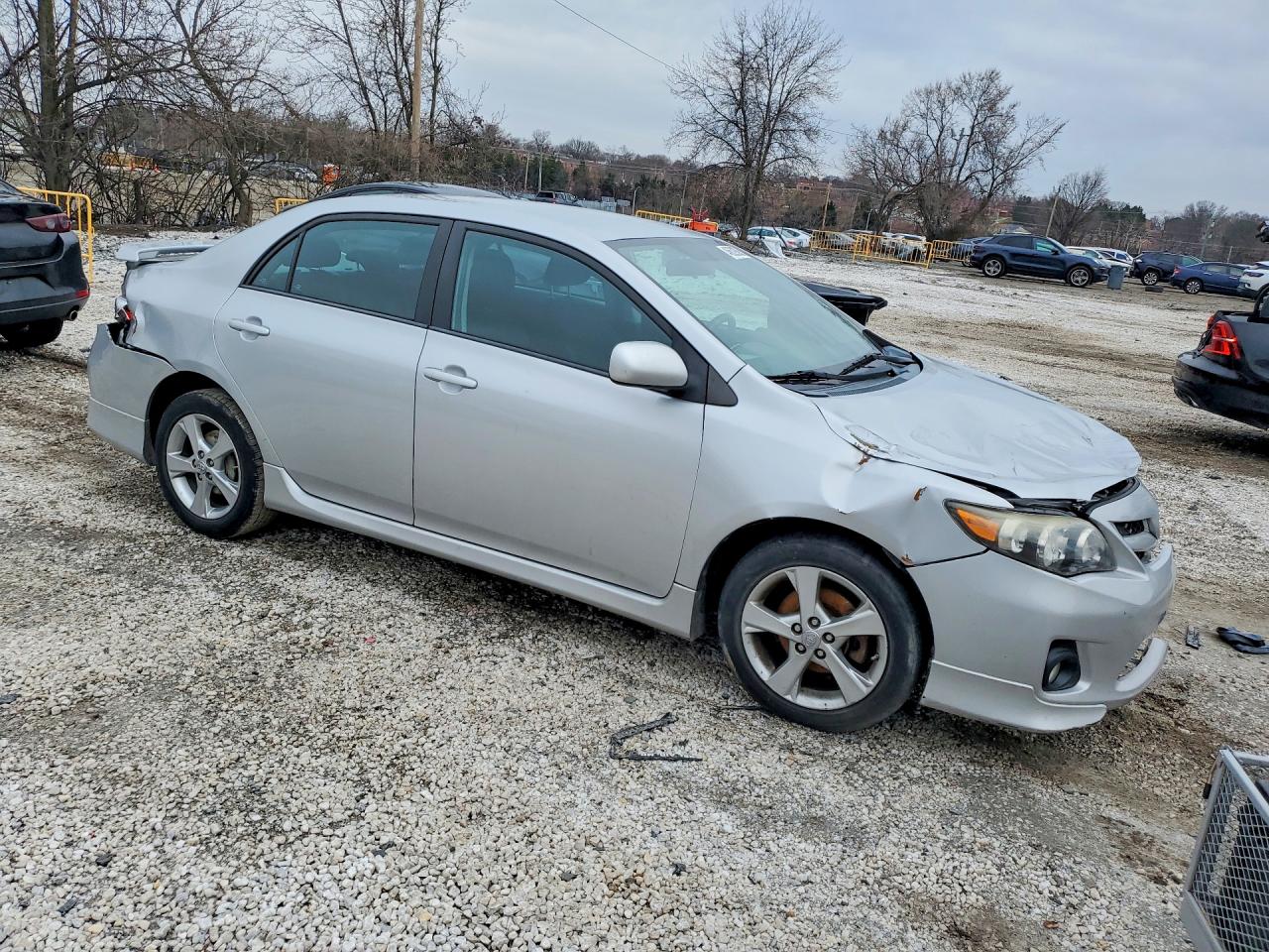 2013 TOYOTA COROLLA S photo 4