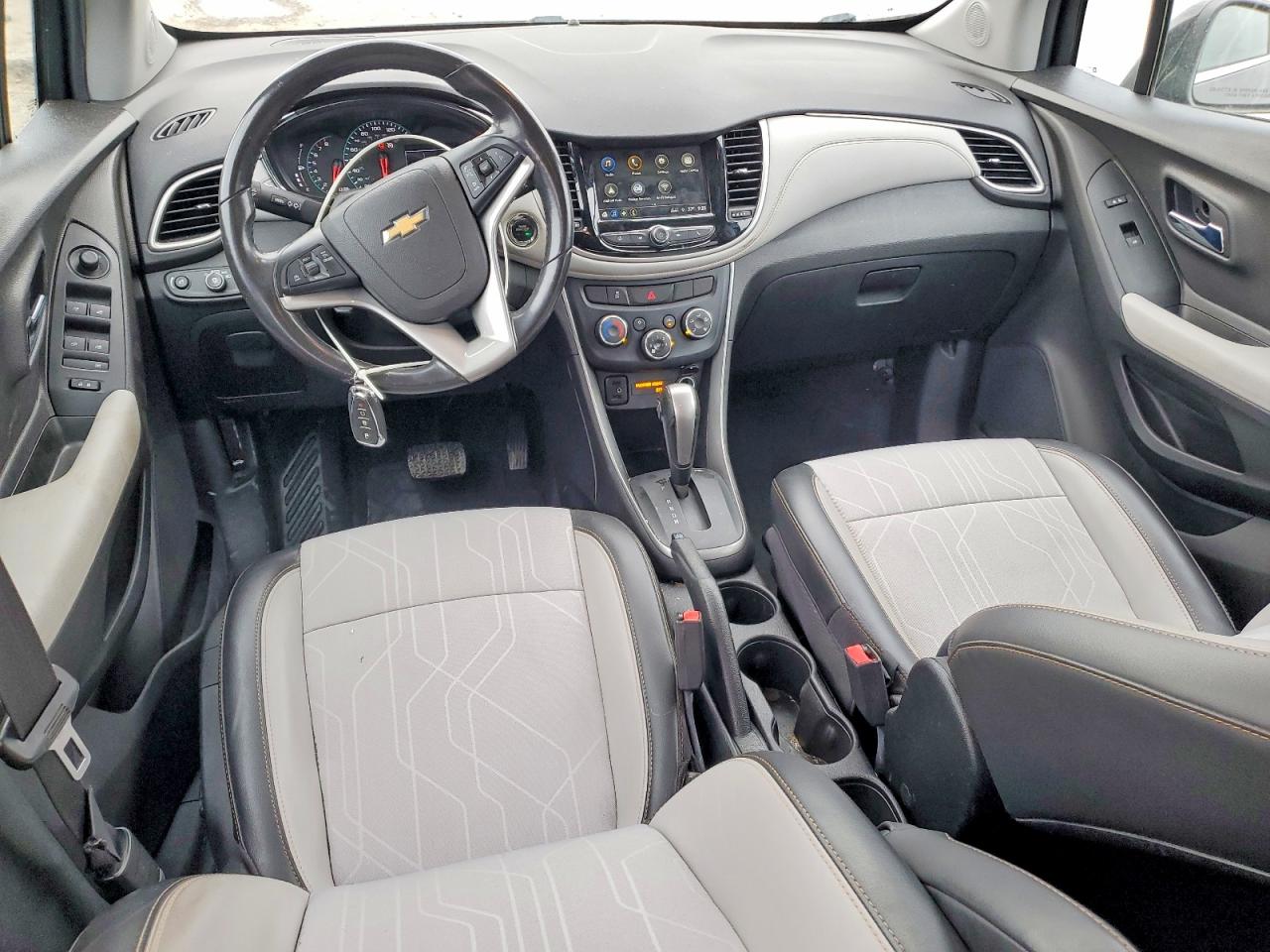 2019 CHEVROLET TRAX 1LT photo 8