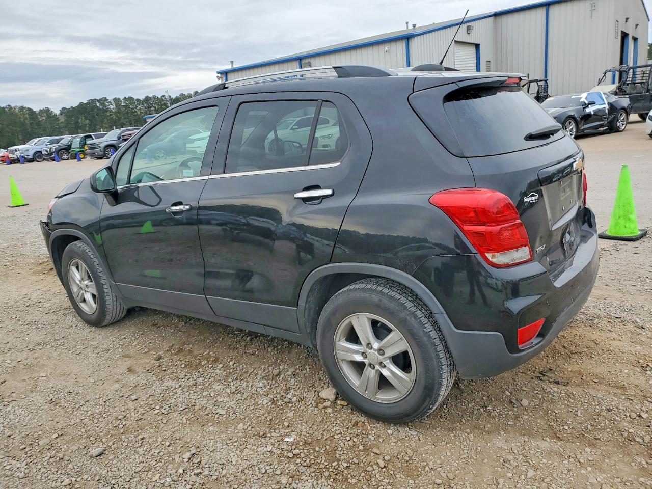 2019 CHEVROLET TRAX 1LT photo 2