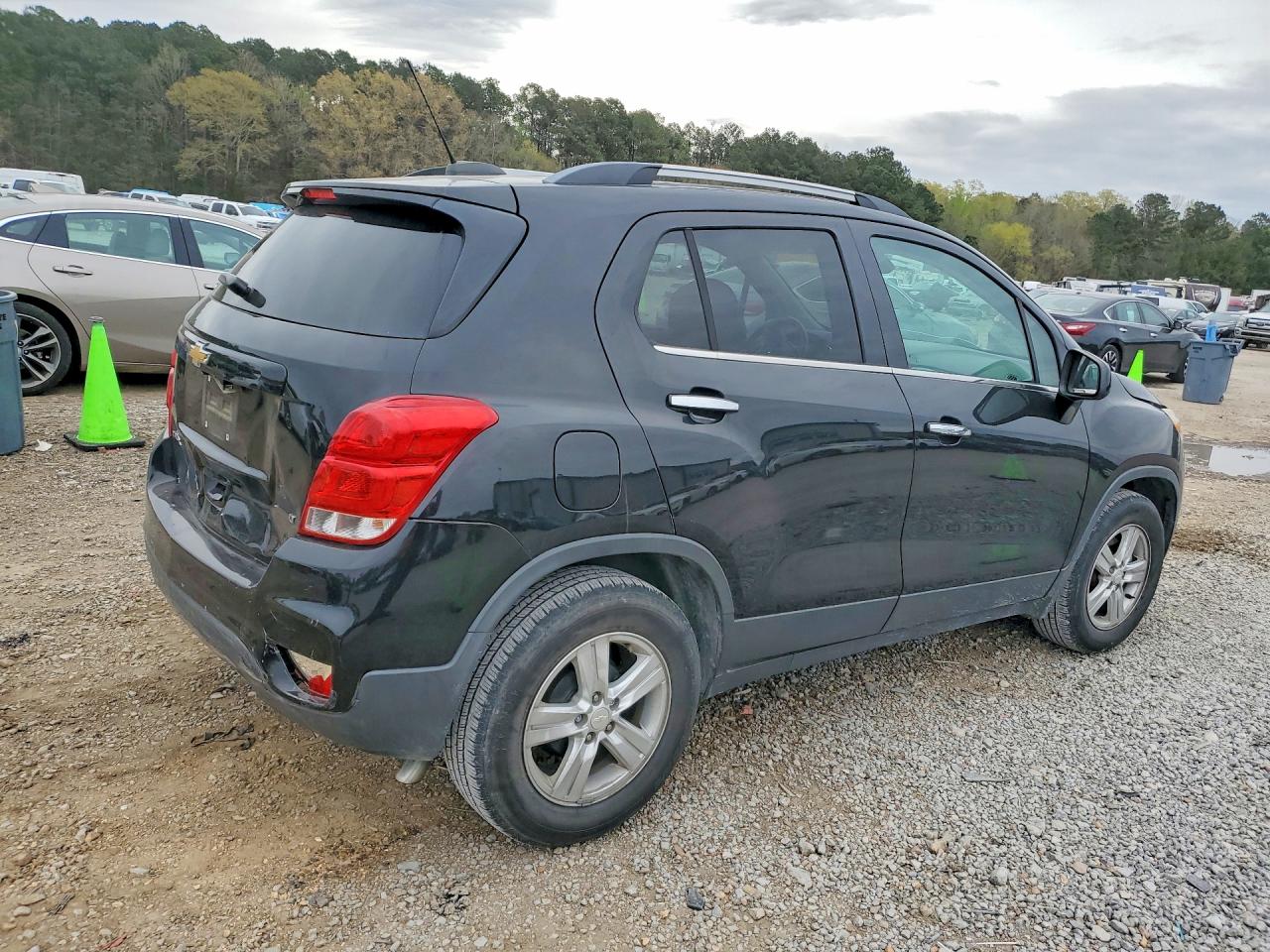 2019 CHEVROLET TRAX 1LT photo 3