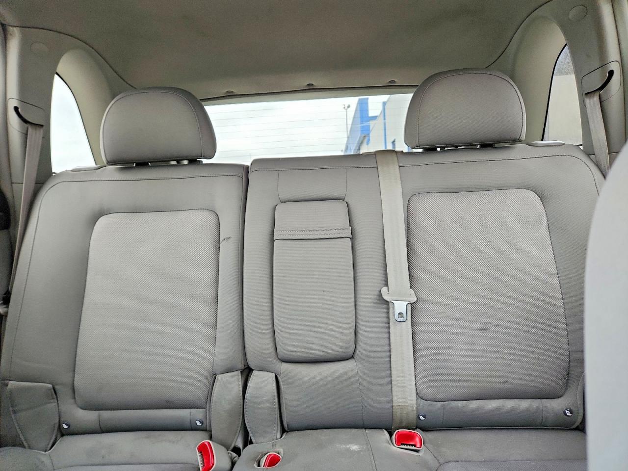 2008 SATURN VUE XE photo 19