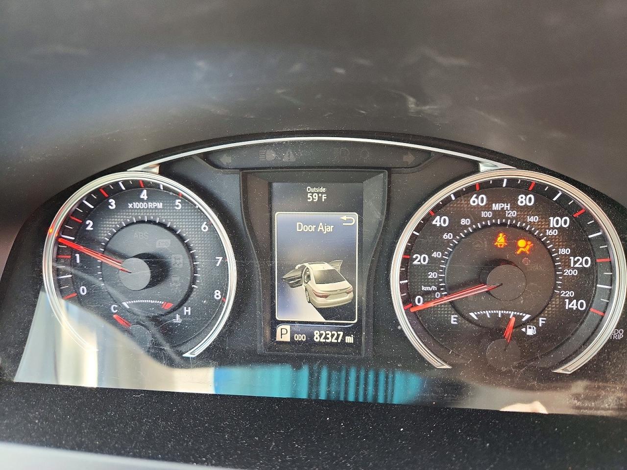 2016 TOYOTA CAMRY SE photo 9