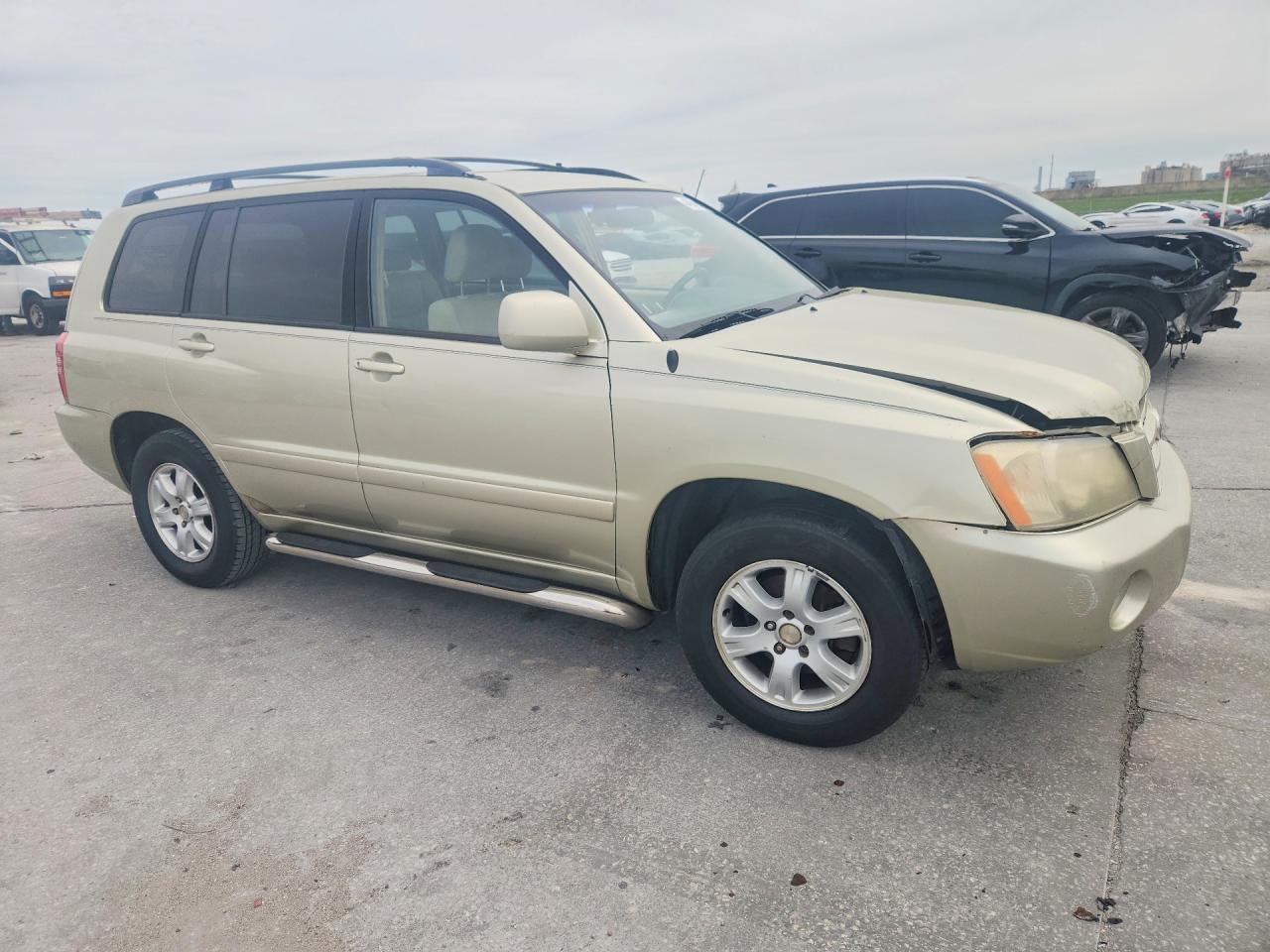 2003 TOYOTA HIGHLANDER BASE photo 4