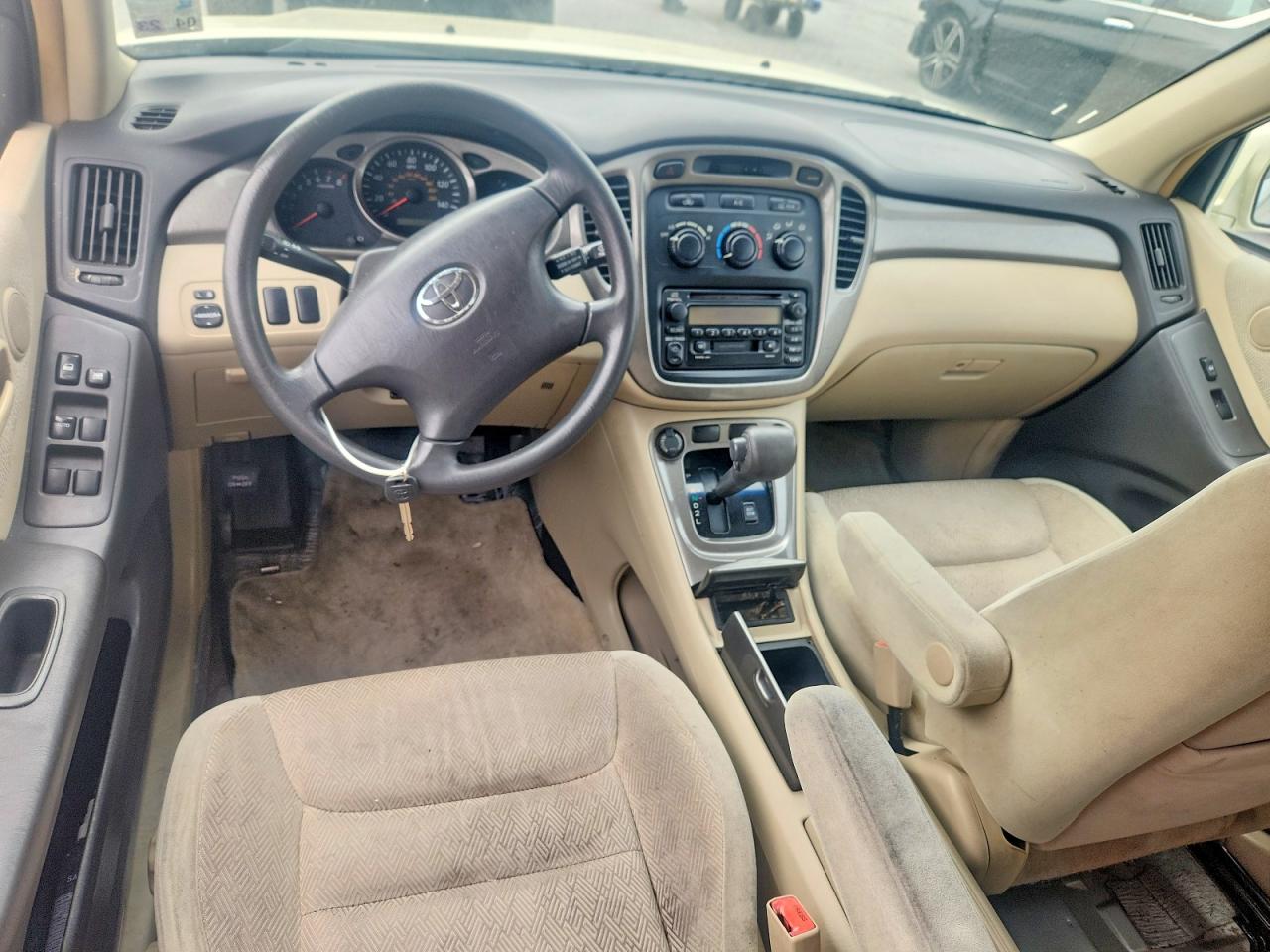 2003 TOYOTA HIGHLANDER BASE photo 8