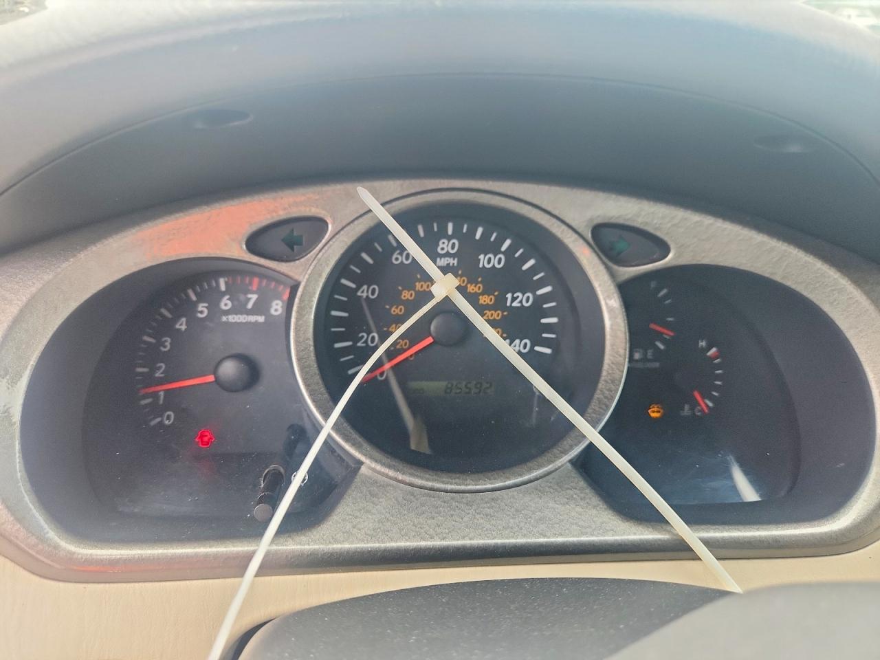 2003 TOYOTA HIGHLANDER BASE photo 9