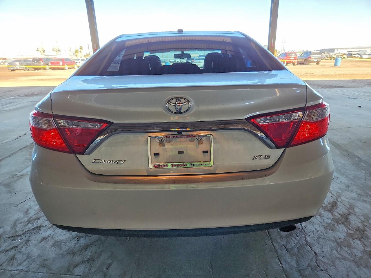 2015 TOYOTA CAMRY XLE photo 6
