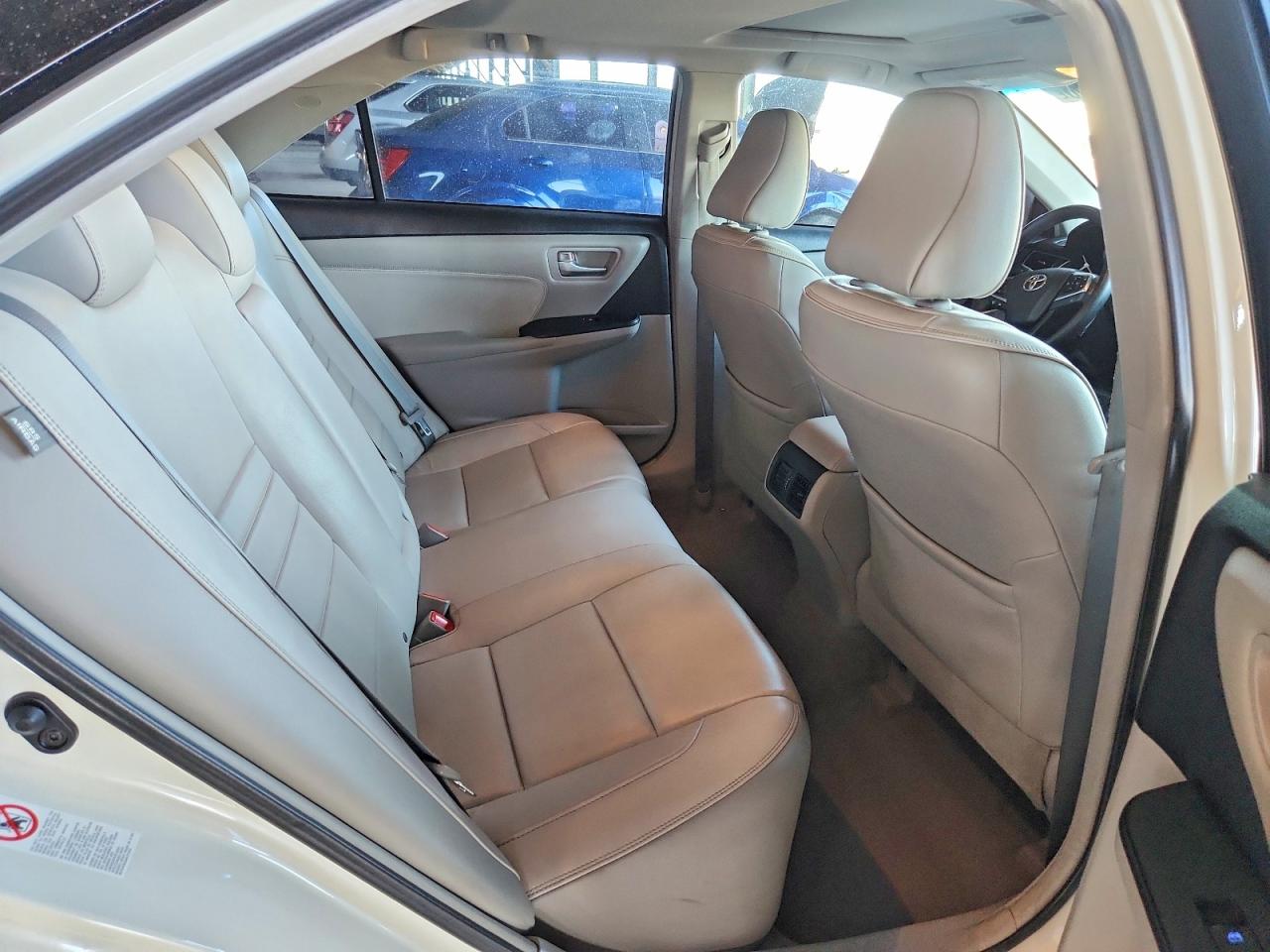 2015 TOYOTA CAMRY XLE photo 10