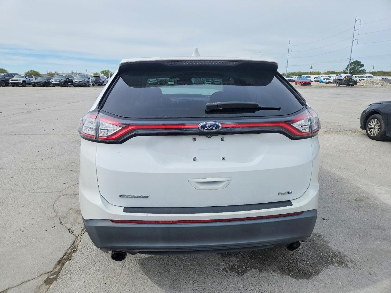 2017 FORD EDGE SE photo 6