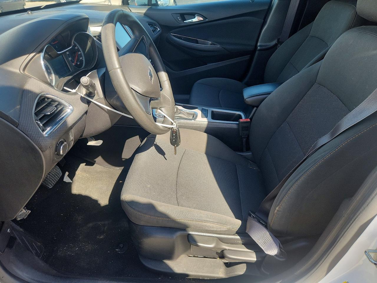 2017 CHEVROLET CRUZE LS photo 19
