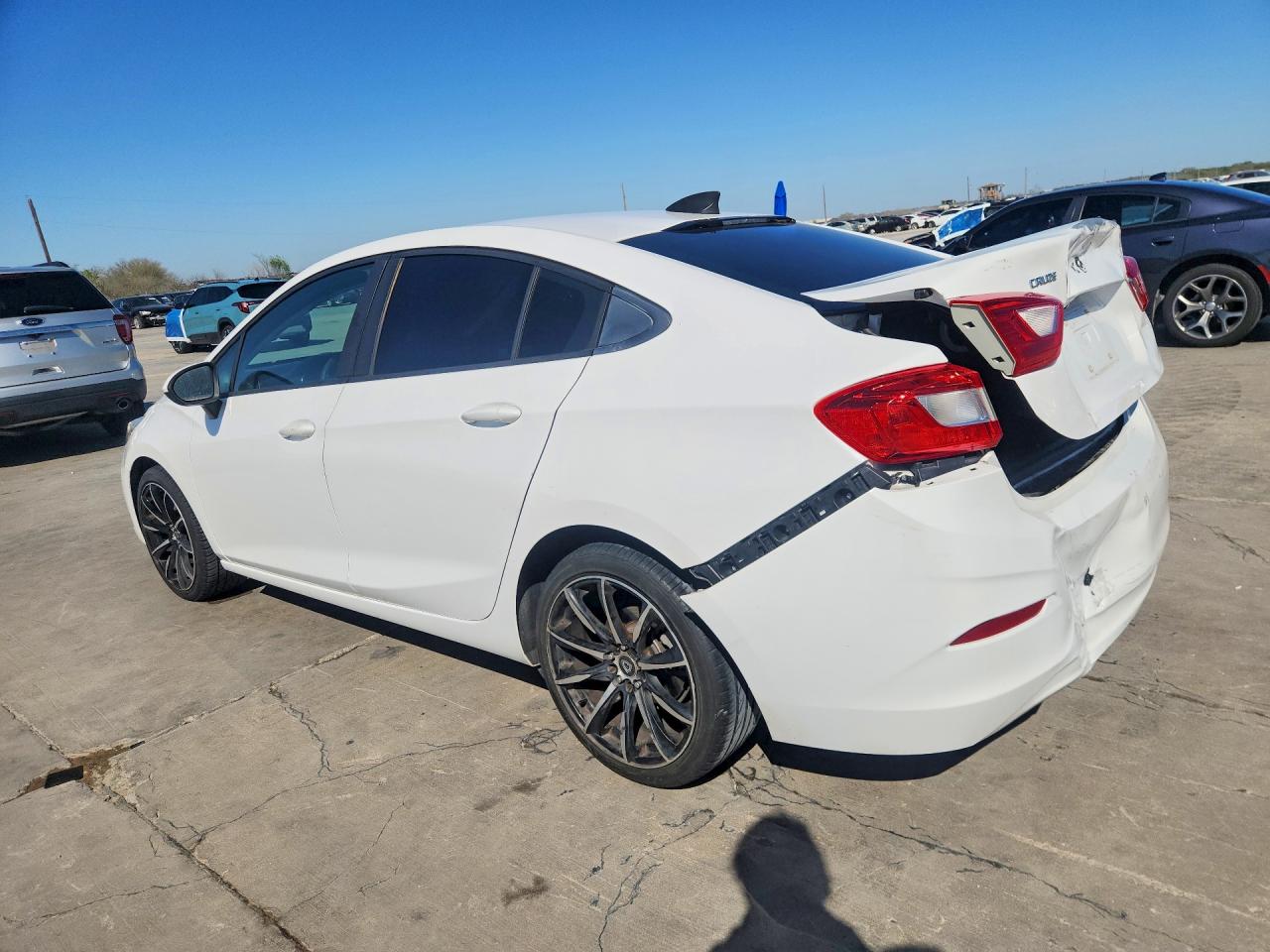 2017 CHEVROLET CRUZE LS photo 4