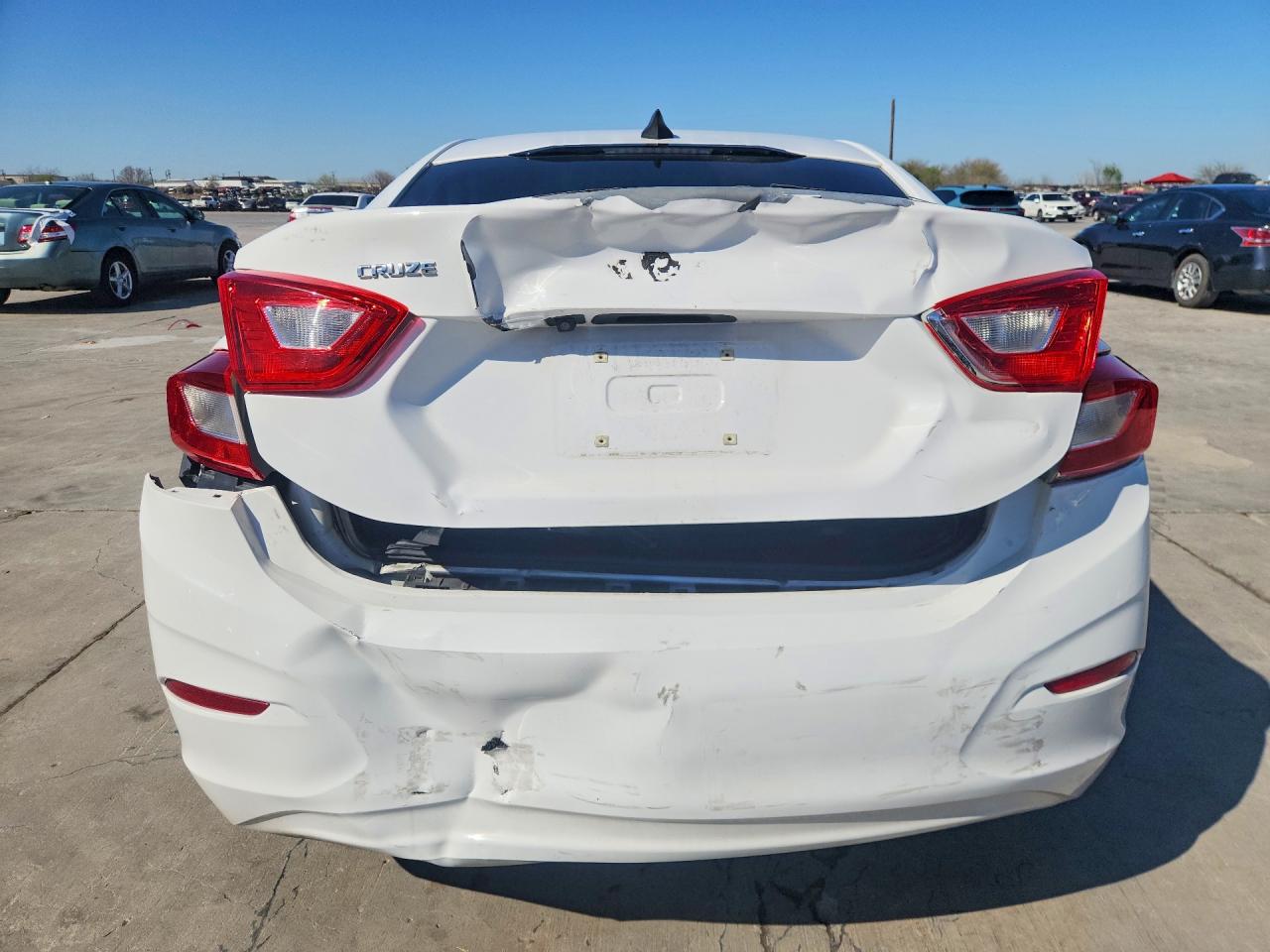 2017 CHEVROLET CRUZE LS photo 16
