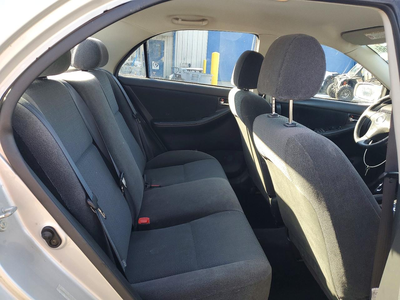 2004 TOYOTA COROLLA S photo 10