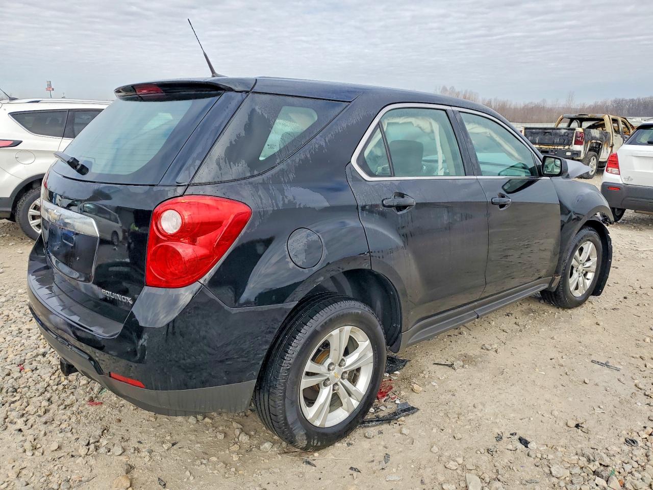 2013 CHEVROLET EQUINOX LS photo 3