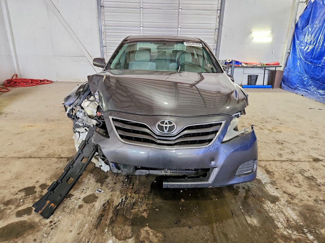 2010 TOYOTA CAMRY LE photo 9