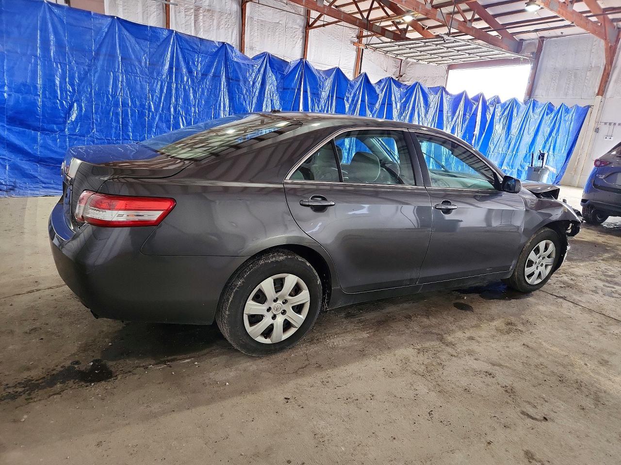 2010 TOYOTA CAMRY LE photo 5