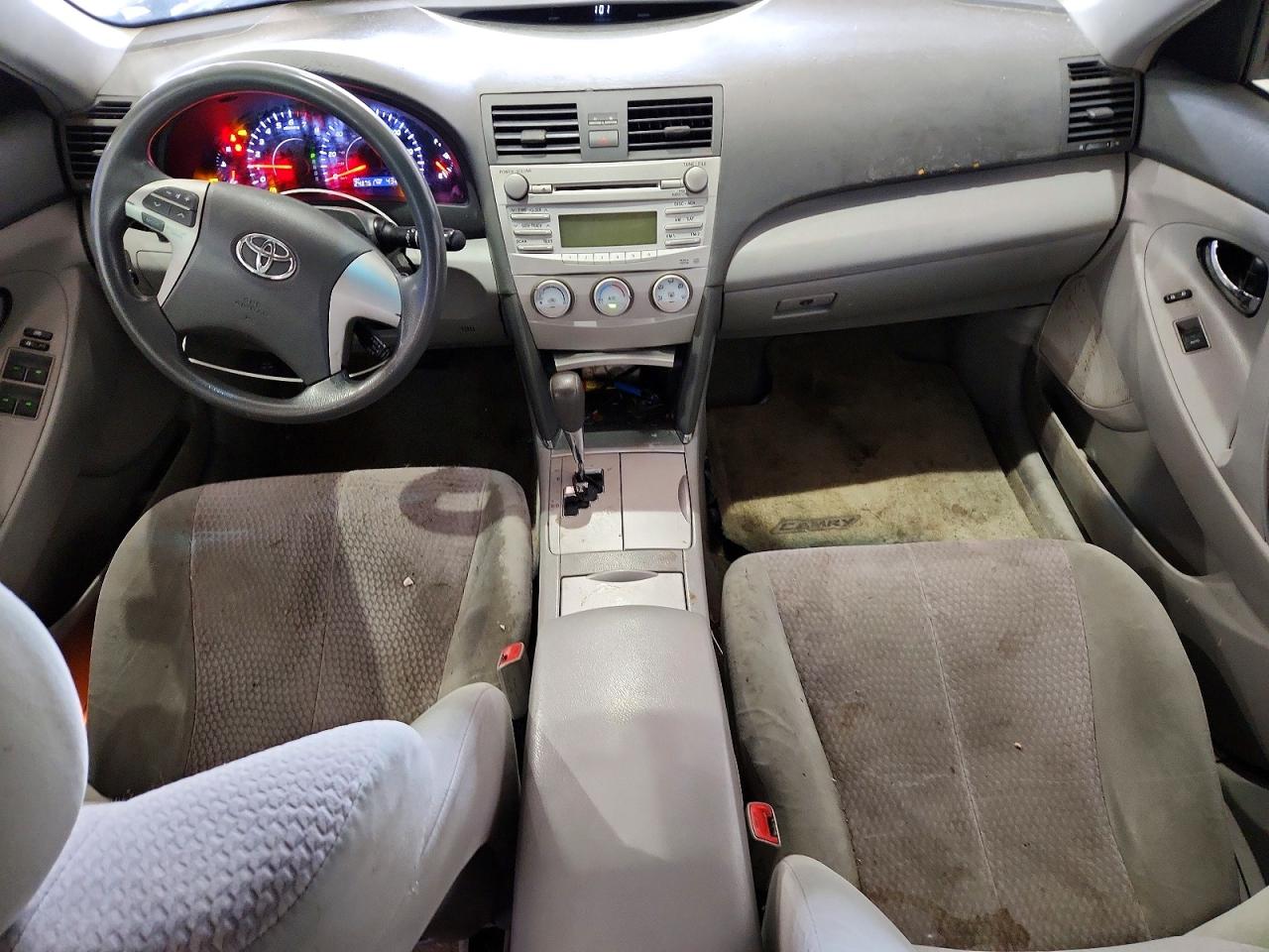 2010 TOYOTA CAMRY LE photo 15