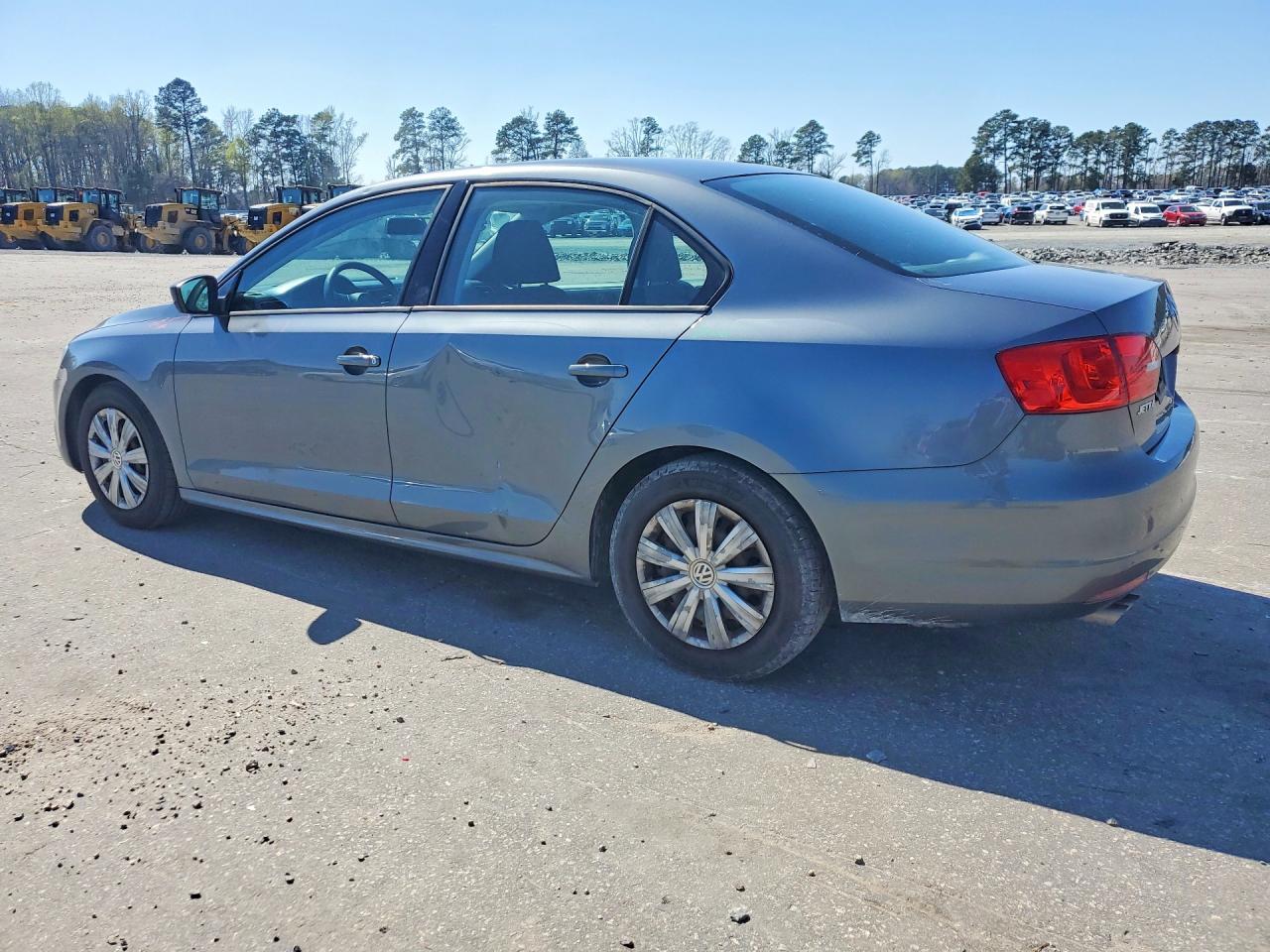 2014 VOLKSWAGEN JETTA BASE photo 3