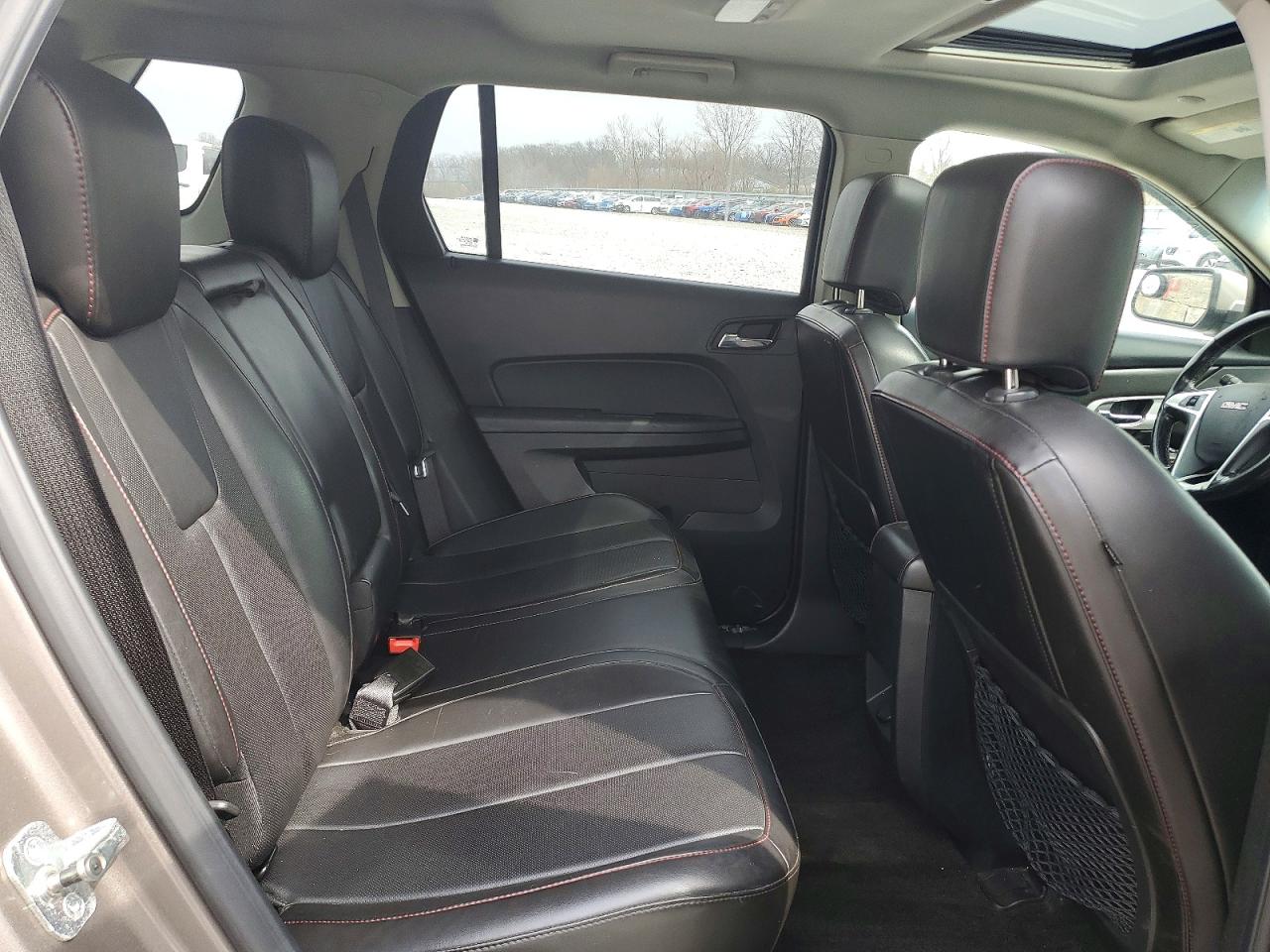 2011 GMC TERRAIN SLT photo 11