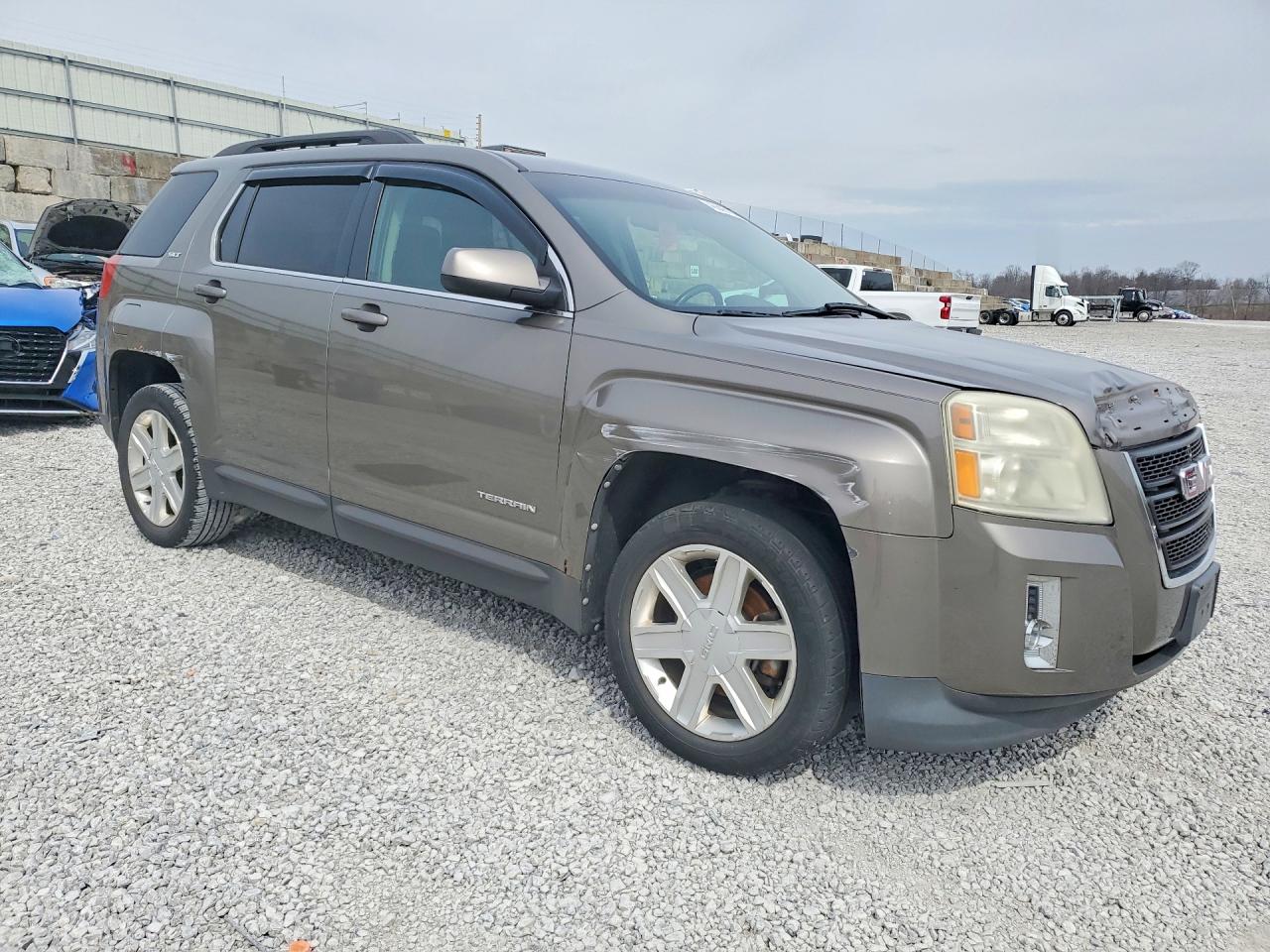 2011 GMC TERRAIN SLT photo 4