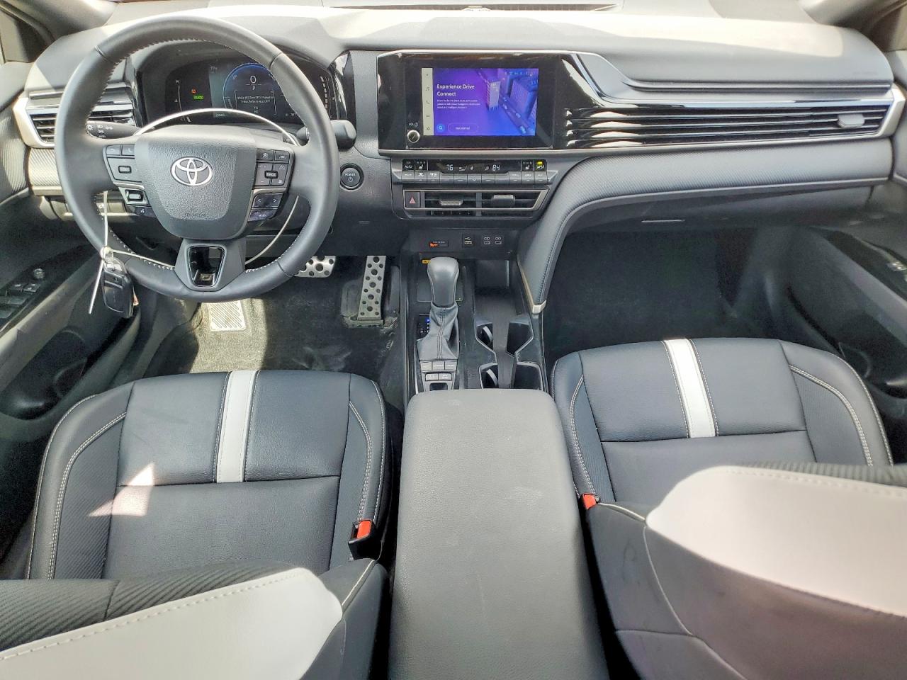 2025 TOYOTA CAMRY photo 22