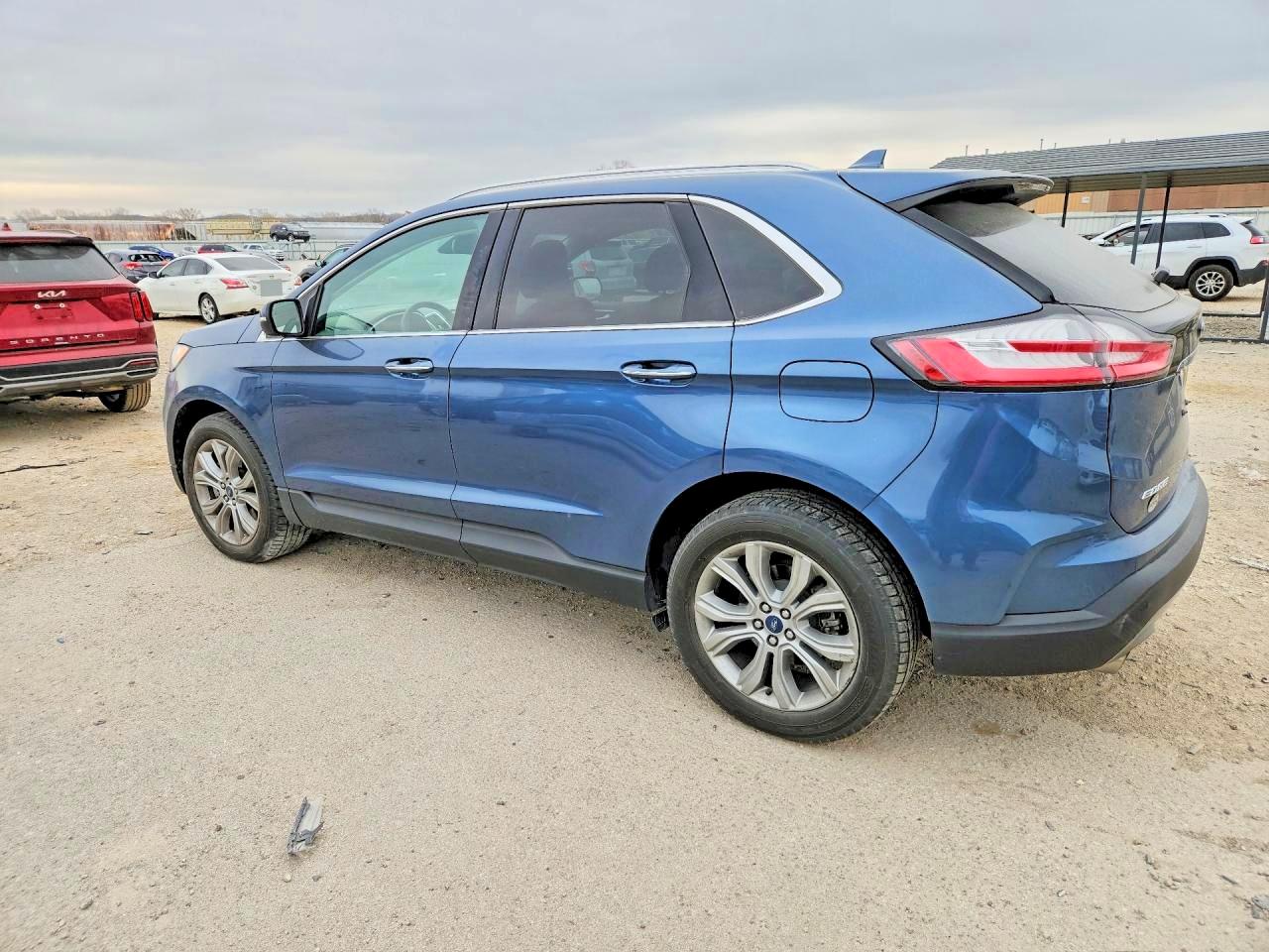 2019 FORD EDGE TITANIUM photo 2