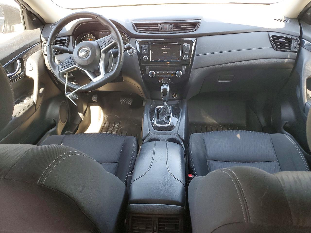 2019 NISSAN ROGUE SV photo 8