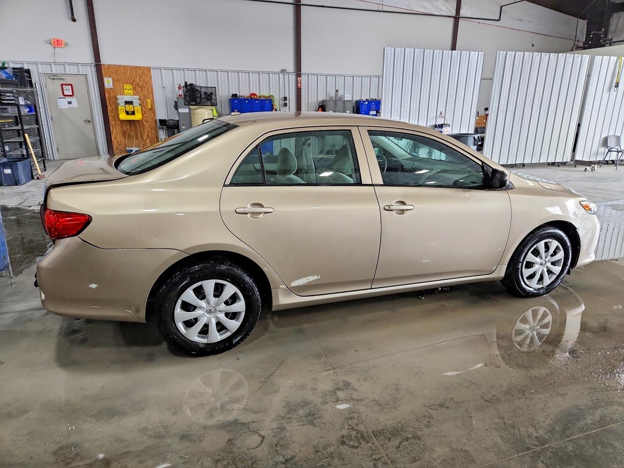 2010 TOYOTA COROLLA BASE photo 3