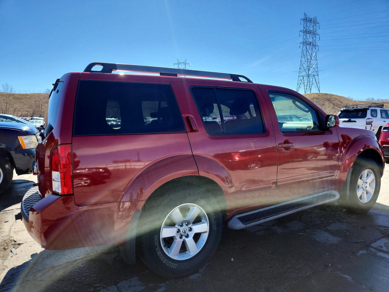 2011 NISSAN PATHFINDER S photo 5