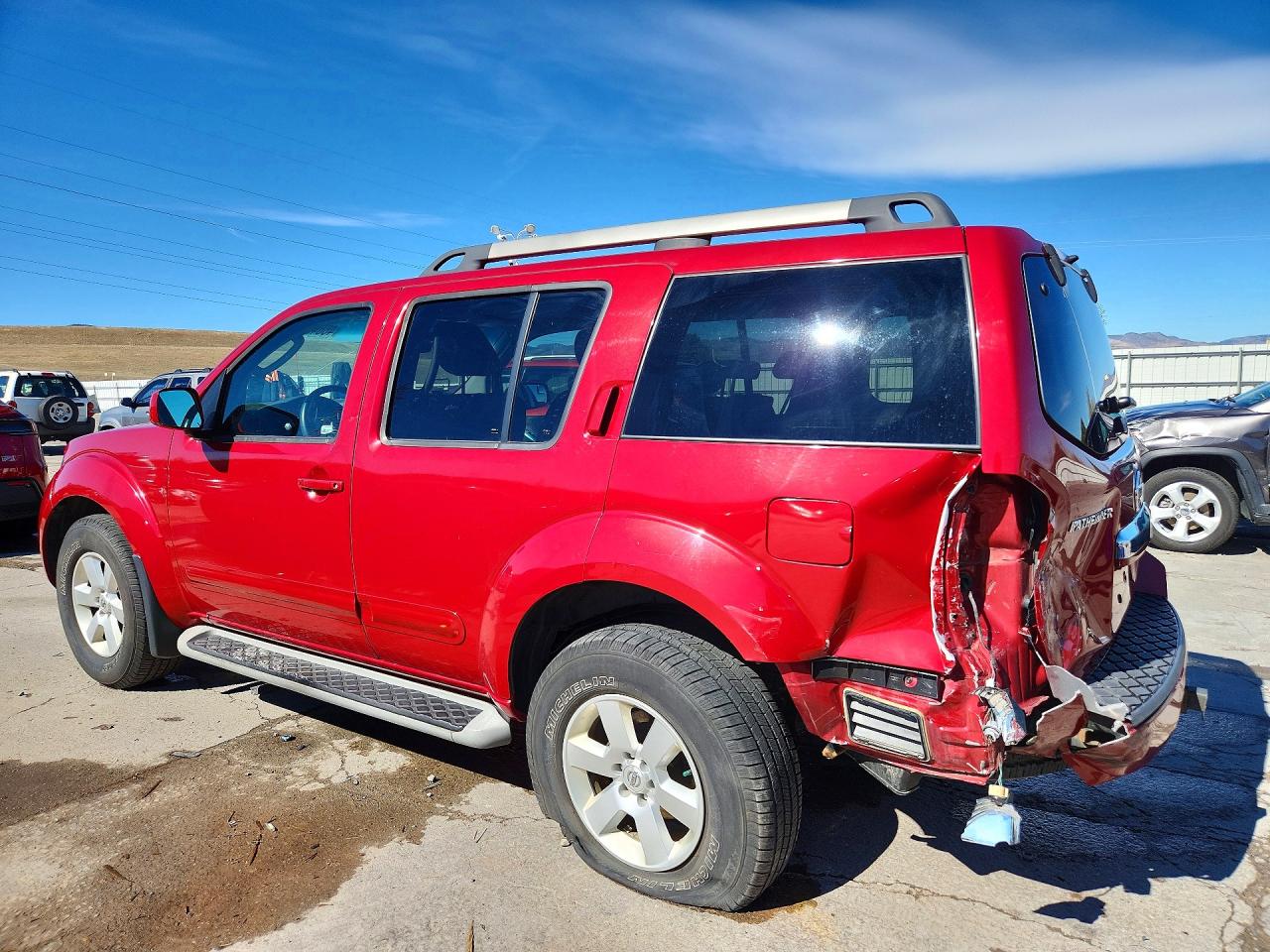 2011 NISSAN PATHFINDER S photo 3