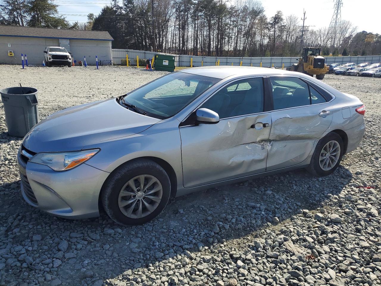 2016 TOYOTA CAMRY