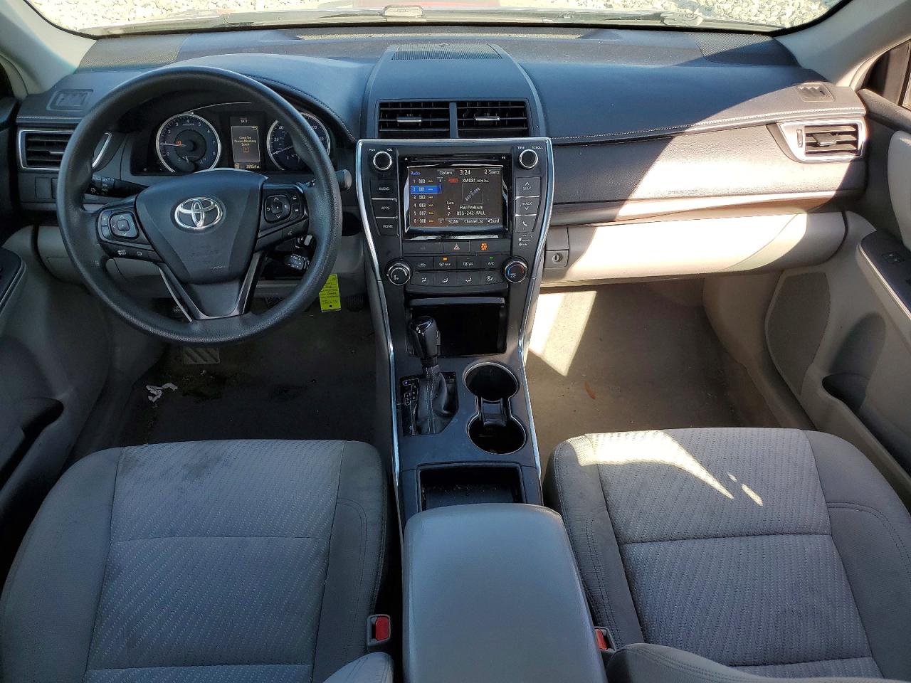 2016 TOYOTA CAMRY LE photo 8